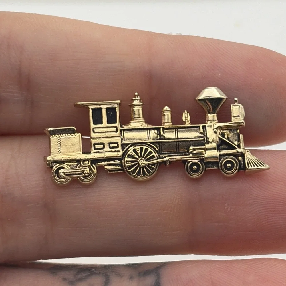 Train Engine Railroad Gold Tone Lapel Hat Pin Vintage Steam Locomotive